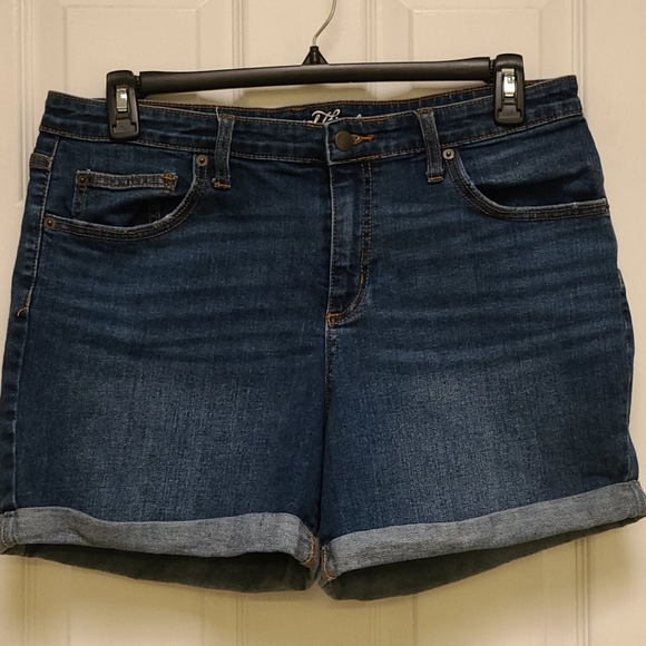 Jean Shorts - Picture 1 of 4